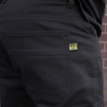 Load image into Gallery viewer, WH05DAT Cargo Pants (White)